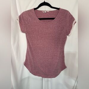 Amaryllis Heathered Raspberry Short-Sleeve Tee with White Crochet Trim